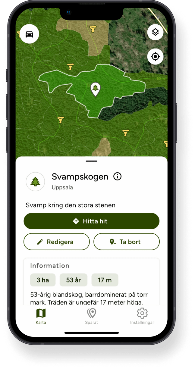 En iPhone med appen öppen. I appen är en sparad skog markerad på kartan. I ett kort visas information om skogen.